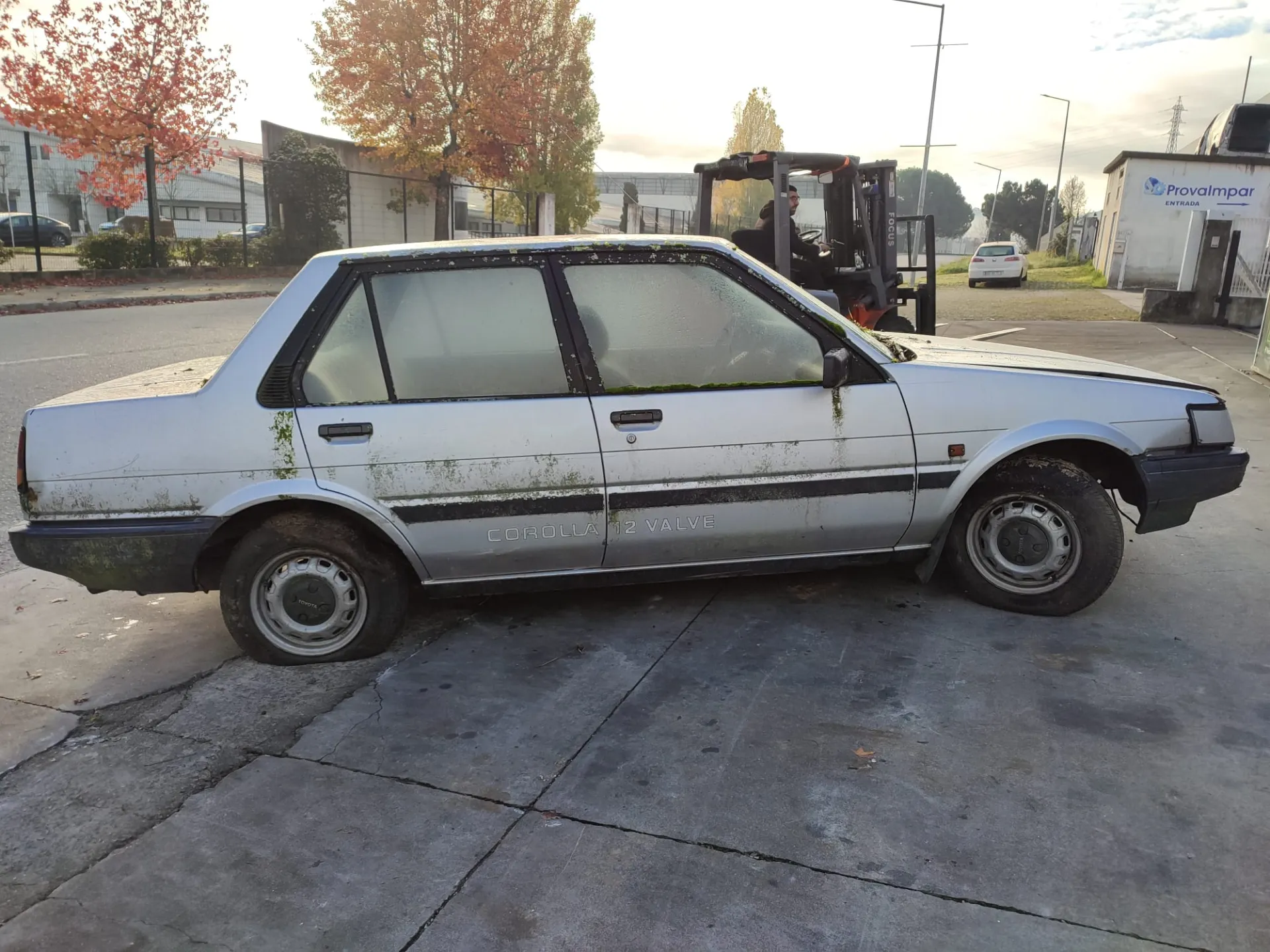 Corolla Sedan  TOYOTA Corolla Sedan (_E18_, ZRE17_) Imagem-3